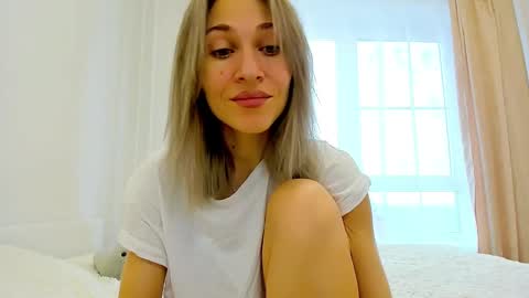 Mona online show from 02.12.25