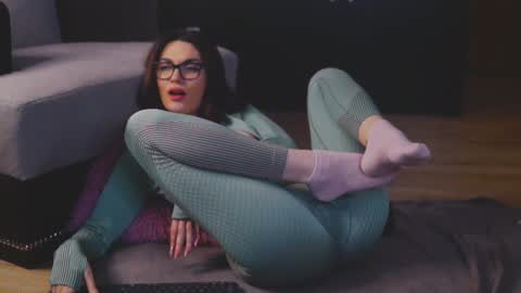 Mona Lisss online show from 01.18.25