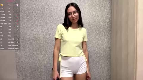 Snapshot of monacutee chatting on 10.15.25 Mona online show from 10.15.25