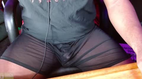 Snapshot of moneyshotxxx90 chatting on 01.01.25 MoneyshotXXX online show from 01.01.25