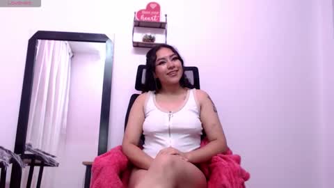 Snapshot of monica_cardenas chatting on 12.03.25 ATENEA online show from 12.03.25