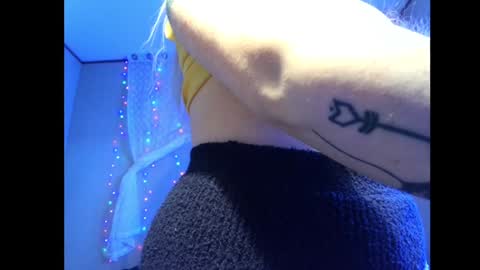 Snapshot of monica_lily chatting on 01.22.25 Monica online show from 01.22.25