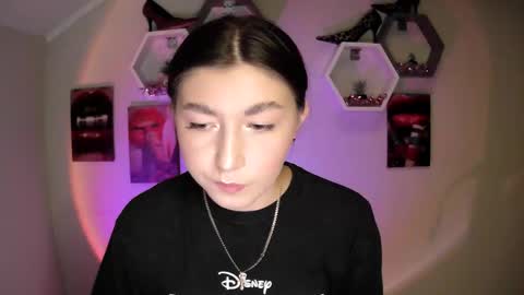 sweet girl and shine body online show from 09.22.25