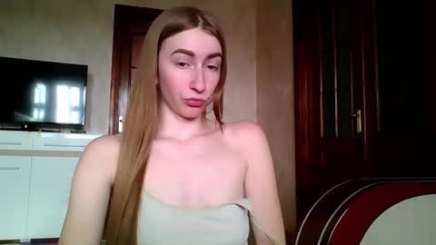 Snapshot of monica_tamayo chatting on 05.28.26 Monica online show from 05.28.26