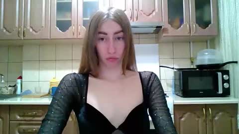 Snapshot of monica_tamayo chatting on 06.03.26 Monica online show from 06.03.26