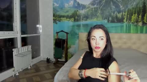 monica_weisss online show from 01.03.25