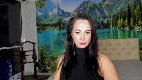 monica_weisss online show from 01.16.25