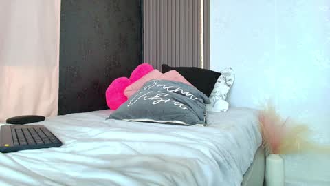 Kiim online show from 02.08.25