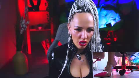 Monika online show from 02.10.25