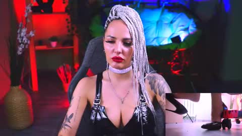 Monika online show from 02.11.25