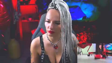 Monika online show from 02.15.25