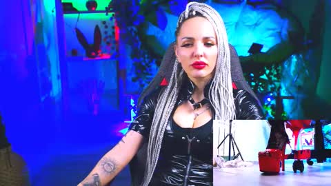 Monika online show from 03.10.25