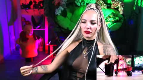 Monika online show from 10.16.25