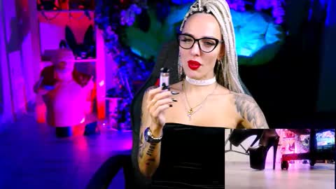 Monika online show from 11.15.25