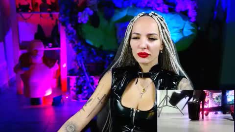 Monika online show from 11.16.25