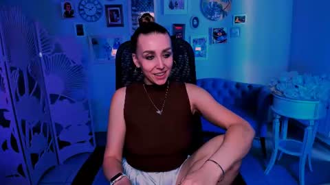 Snapshot of monicariley chatting on 06.10.26 monicariley online show from 06.10.26