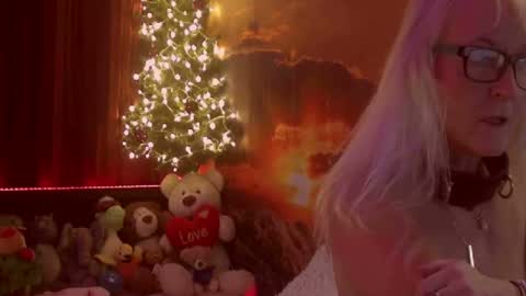 Monika    online show from 12.22.24