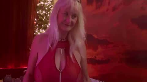 Monika    online show from 12.31.24