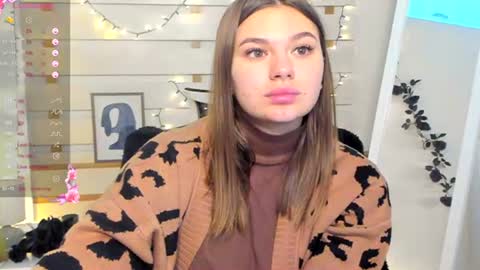 Monika online show from 11.23.25