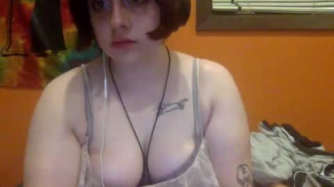 Snapshot of moniqueisalovergirl chatting on 05.18.26 moniqueisalovergirl online show from 05.18.26