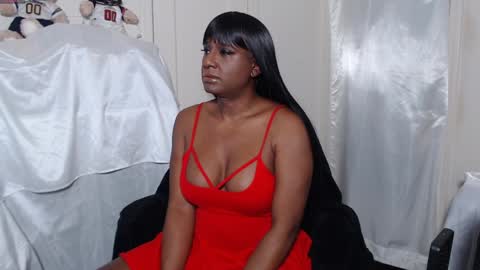 Snapshot of moniquemiles chatting on 12.29.24 Monique Miles online show from 12.29.24