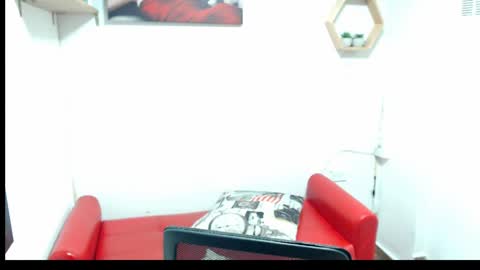 Snapshot of monserrat_diva chatting on 05.25.26 monserrat_diva online show from 05.25.26