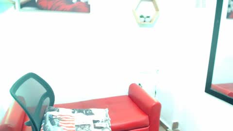 Snapshot of monserrat_diva chatting on 06.24.26 monserrat_diva online show from 06.24.26