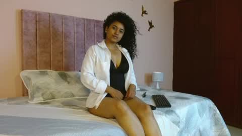Snapshot of monserratjhonson chatting on 06.01.26 monserratjhonson online show from 06.01.26