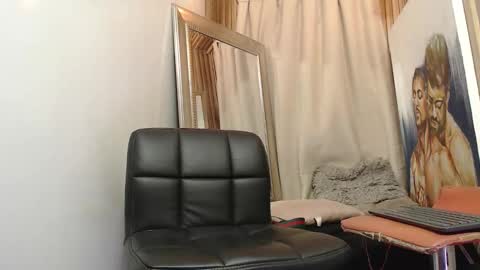 Snapshot of monsoon_the_best chatting on 11.22.25 monsoon_the_best online show from 11.22.25