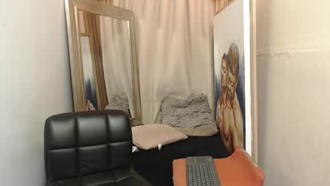 Snapshot of monsoon_the_best chatting on 11.23.25 monsoon_the_best online show from 11.23.25