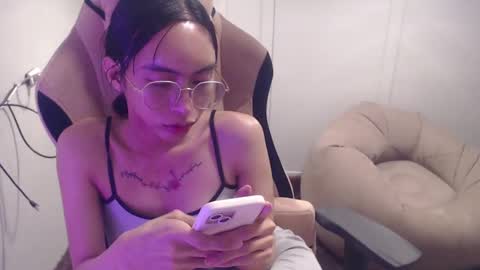 ELYSE A SIMPLE GIRL online show from 01.24.25