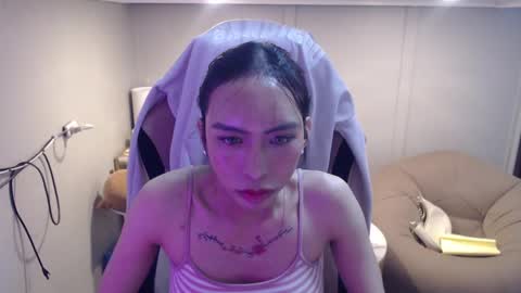 ELYSE A SIMPLE GIRL online show from 03.04.25