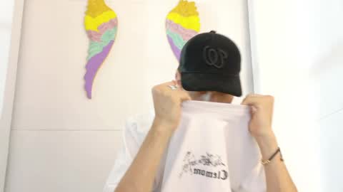 Snapshot of monyel_blake chatting on 06.01.26 online show from 06.01.26