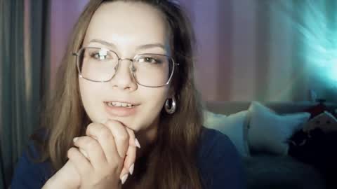 Snapshot of moodiemira chatting on 04.24.26 moodiemira online show from 04.24.26