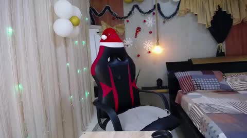 moon_and_fire_ online show from 12.04.25