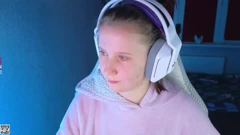 Lola online show from 10.16.25