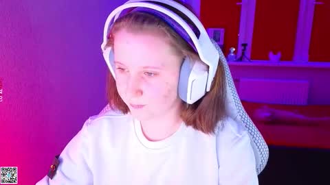 Lola online show from 11.25.25