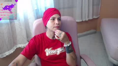 Snapshot of moon_cat85 chatting on 06.21.26 Luna online show from 06.21.26