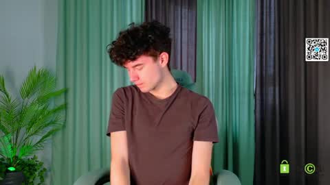 moon_gloww online show from 04.06.26