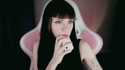 Snapshot of moon_velvet chatting on 06.14.26 sophie online show from 06.14.26