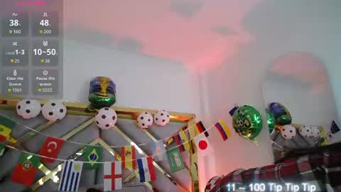 Snapshot of moon_water__ chatting on 06.13.26 Moon Water online show from 06.13.26