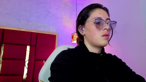 Snapshot of moon_winy chatting on 05.06.26 Winy online show from 05.06.26
