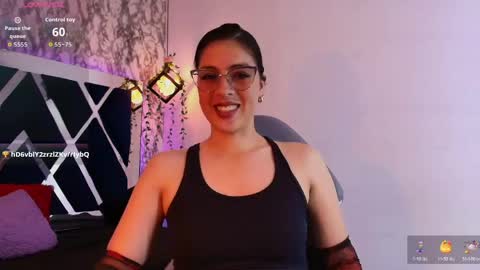 Snapshot of moon_winy chatting on 05.11.26 Winy online show from 05.11.26