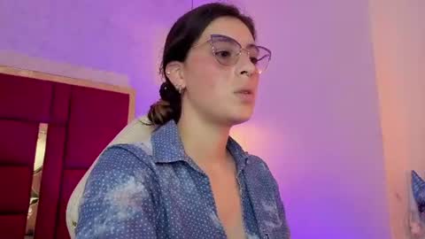 Snapshot of moon_winy chatting on 07.27.26 Winy online show from 07.27.26