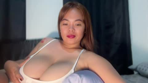 moona_luna21 online show from 04.01.26