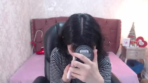 Snapshot of mooncharlotte chatting on 12.21.24 Charlotte online show from 12.21.24