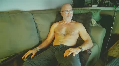 Snapshot of moondanceraa chatting on 02.09.25 moondanceraa online show from 02.09.25