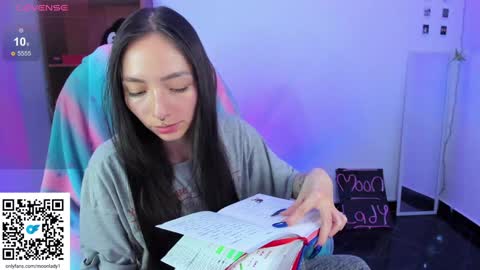 MOON  online show from 12.07.24