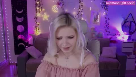 Mia   online show from 03.08.25