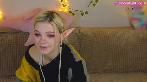 Mia   online show from 03.12.25